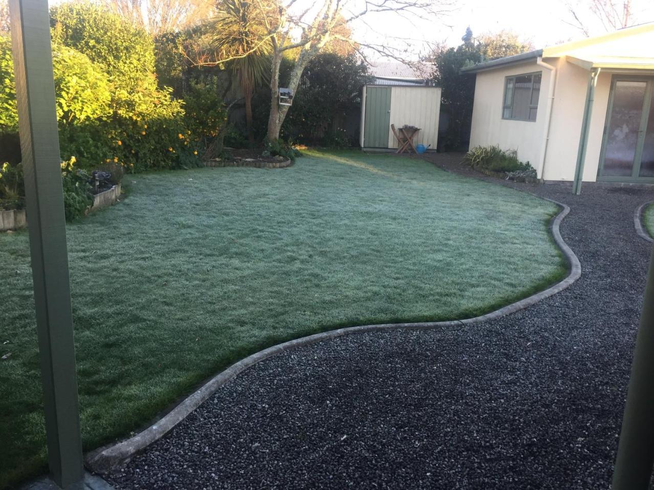 Cosy, Central Greytown Sleepout Exterior foto
